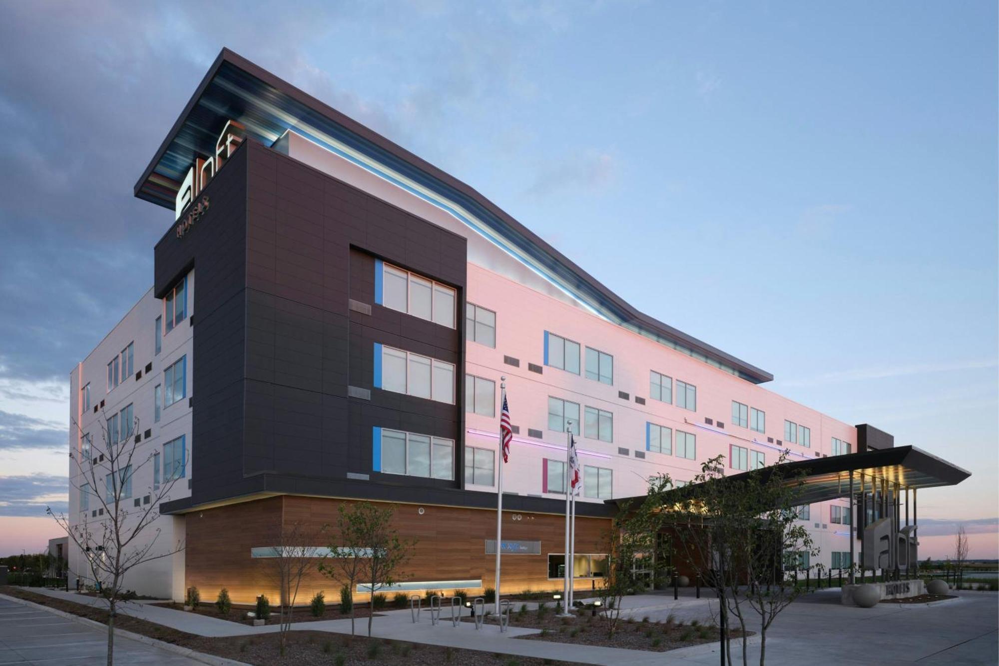 Hotel Aloft Waukee Exterior foto